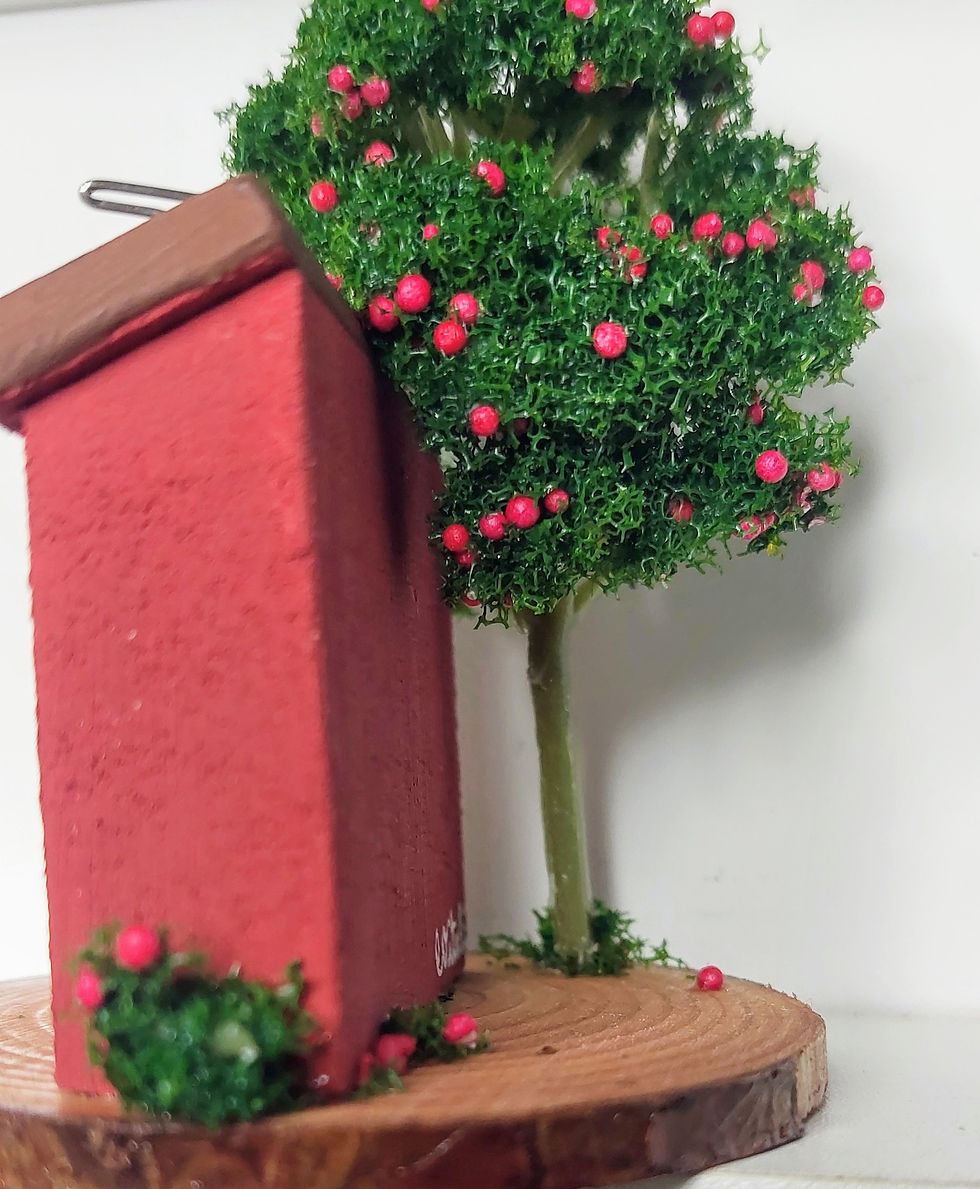 Miniatura: MINI CASINHA COM BASE MADEIRA E MACIEIRA