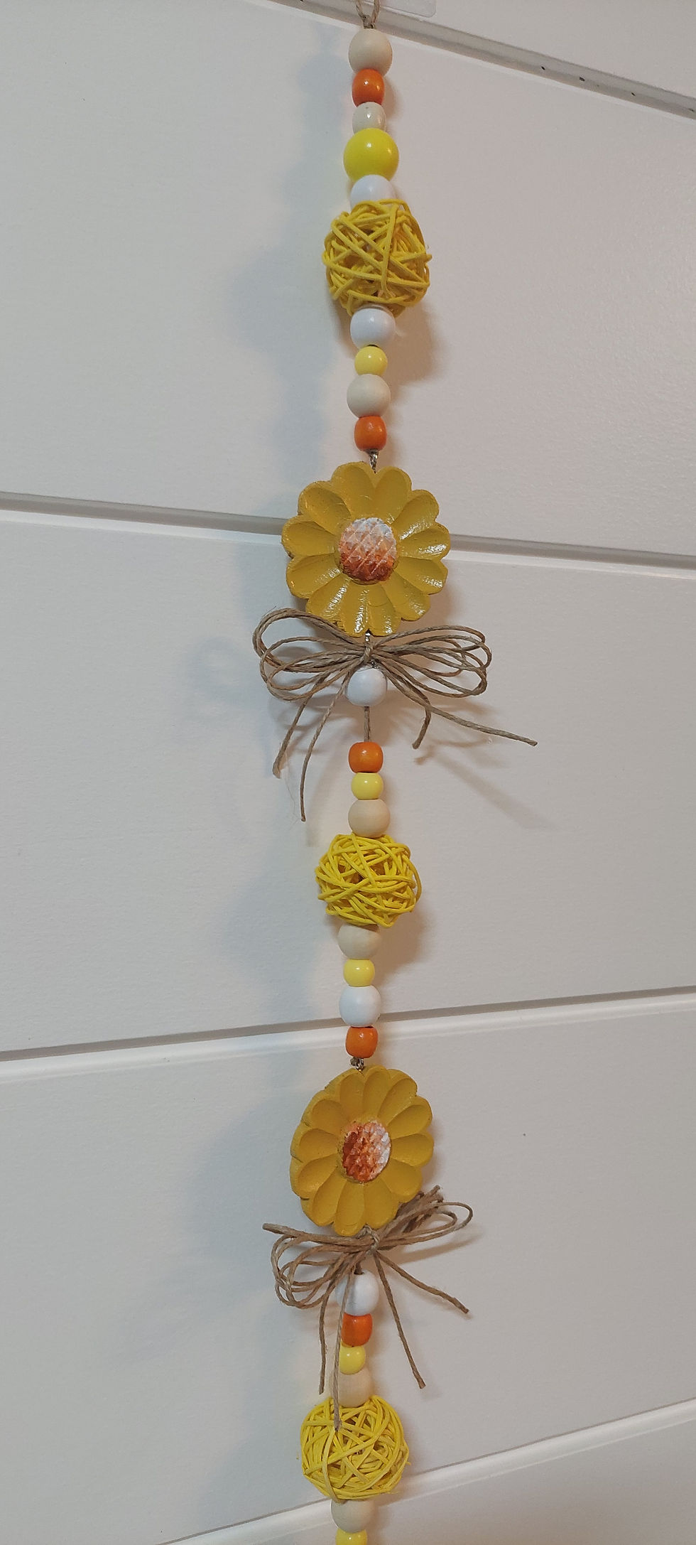 Miniatura: PENDENTE COM MARGARIDAS E BOLAS AMARELAS