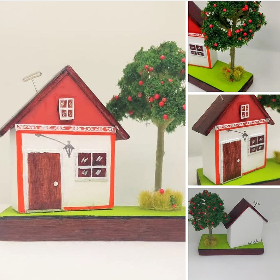Miniatura: MINI CASINHA COM BASE MADEIRA E MACIEIRA