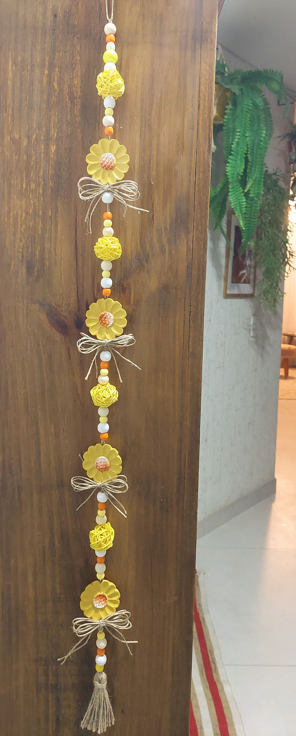Miniatura: PENDENTE COM MARGARIDAS E BOLAS AMARELAS