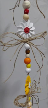 Miniatura: FIO PENDENTE COM 05 FLORES DE MADEIRA