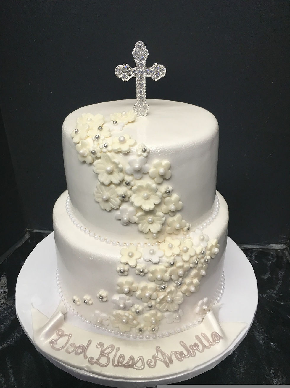 3d. All White Floral Tiered Cake