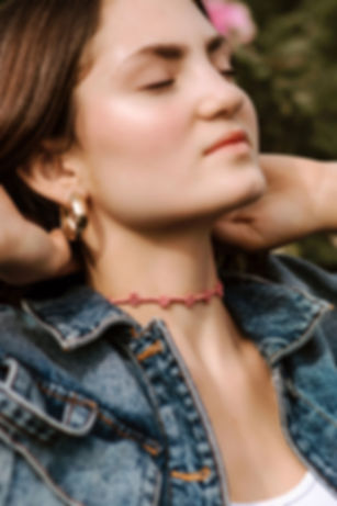 Melania delicate chocker necklace made of glass beads