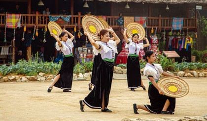 traditional dancers