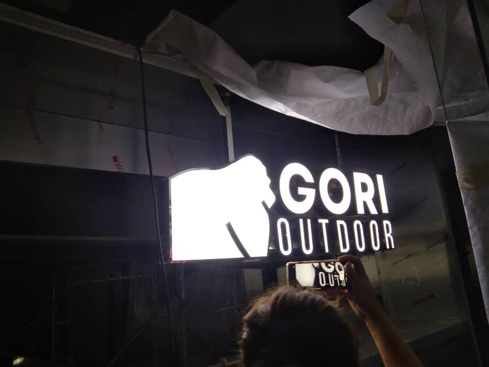 Thumbnail: ป้ายแขวนแสตนเลส หน้าร้าน GORI OUTDOOR