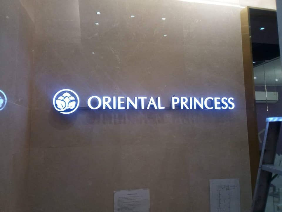 กล่องไฟร้าน Oriental Princess