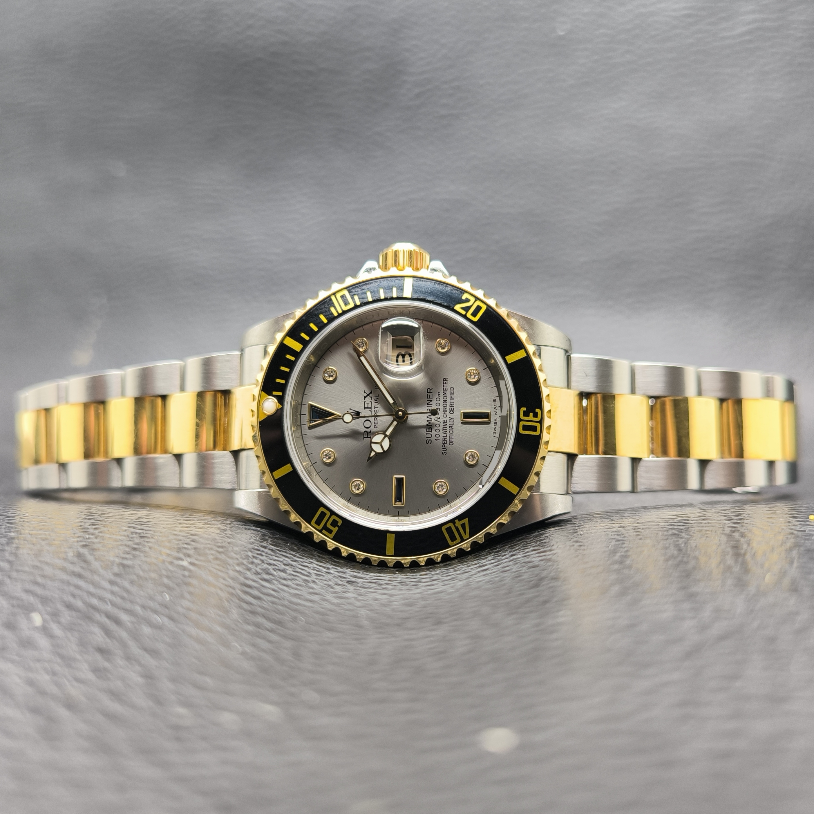 Submariner Date 40mm view 3