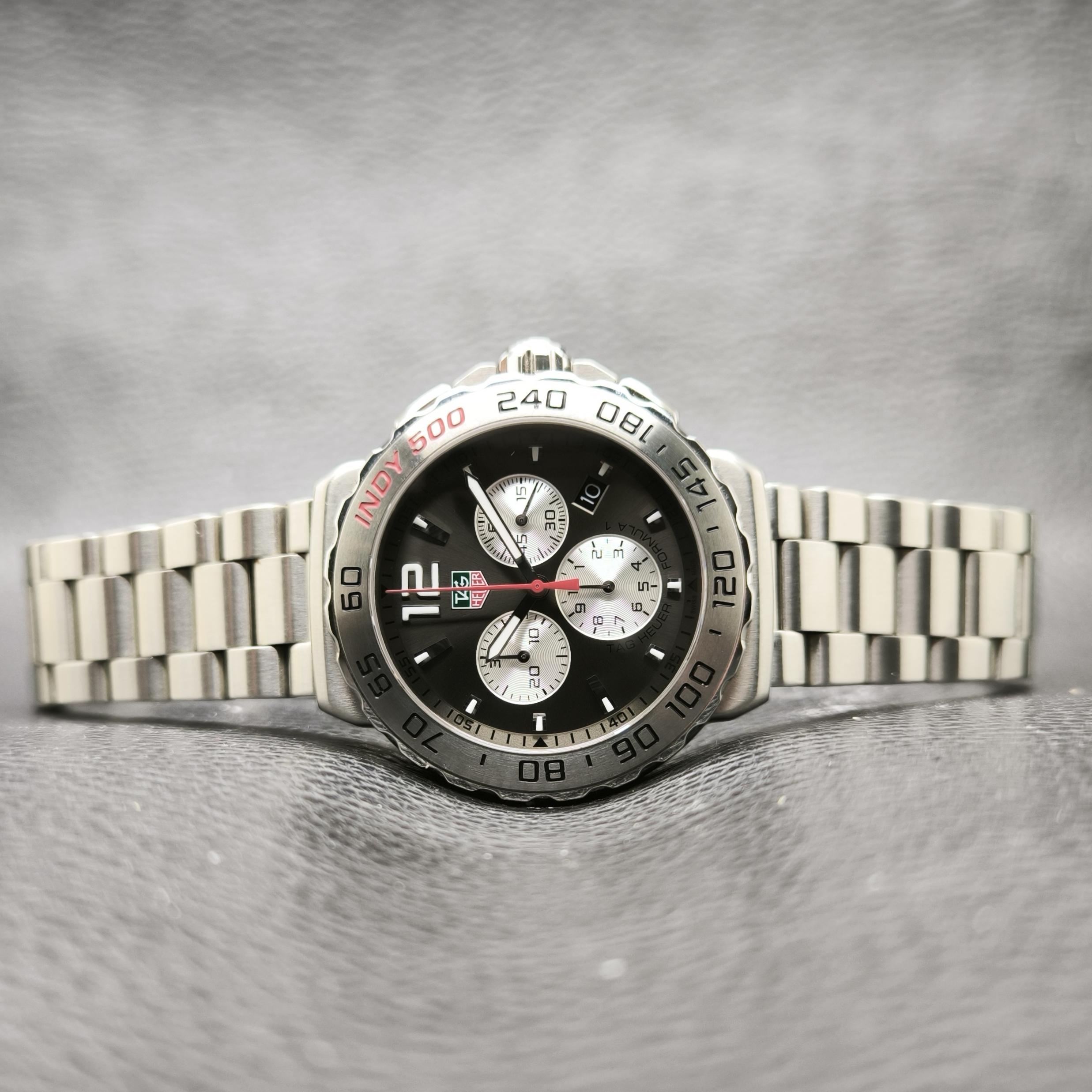 Formula 1 42mm view 3