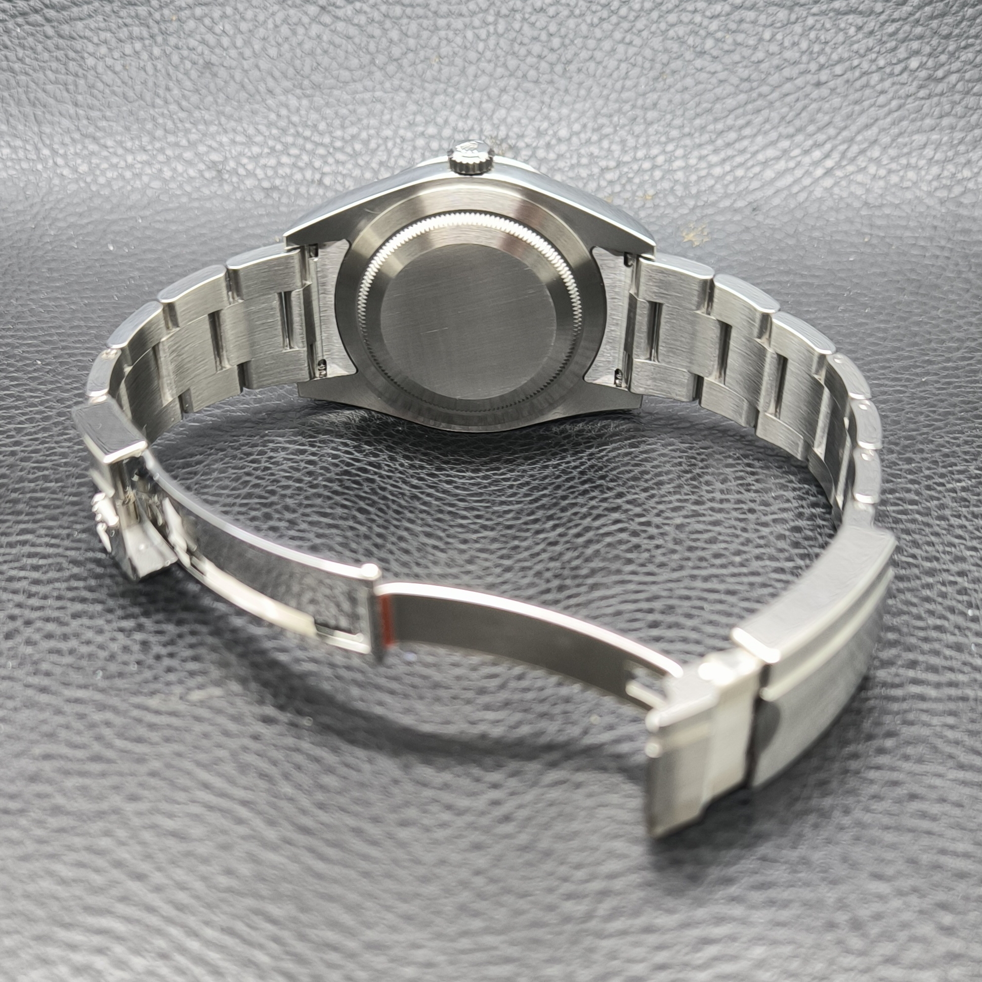 Explorer 39mm view 4