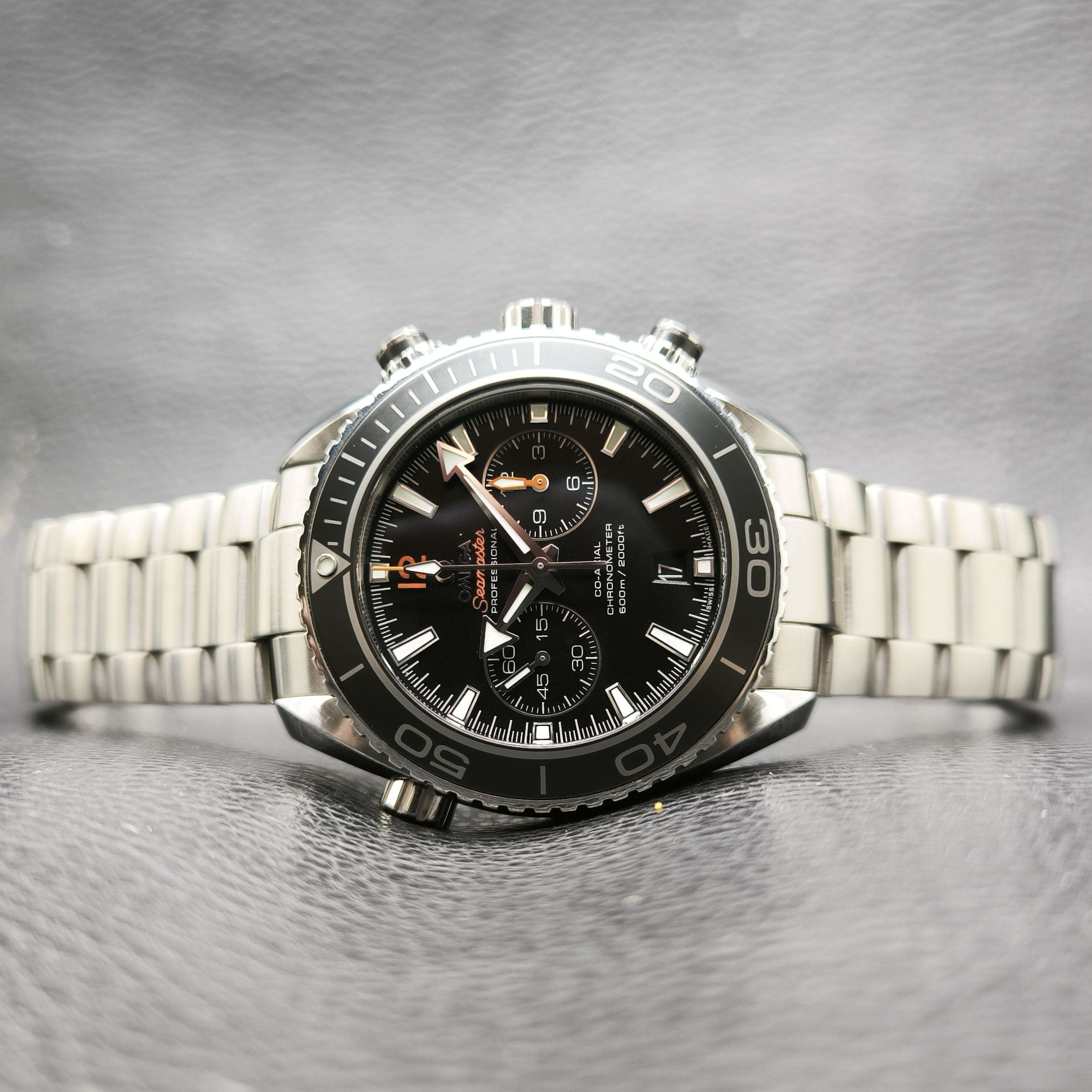 Seamaster Planet Ocean 45mm view 3