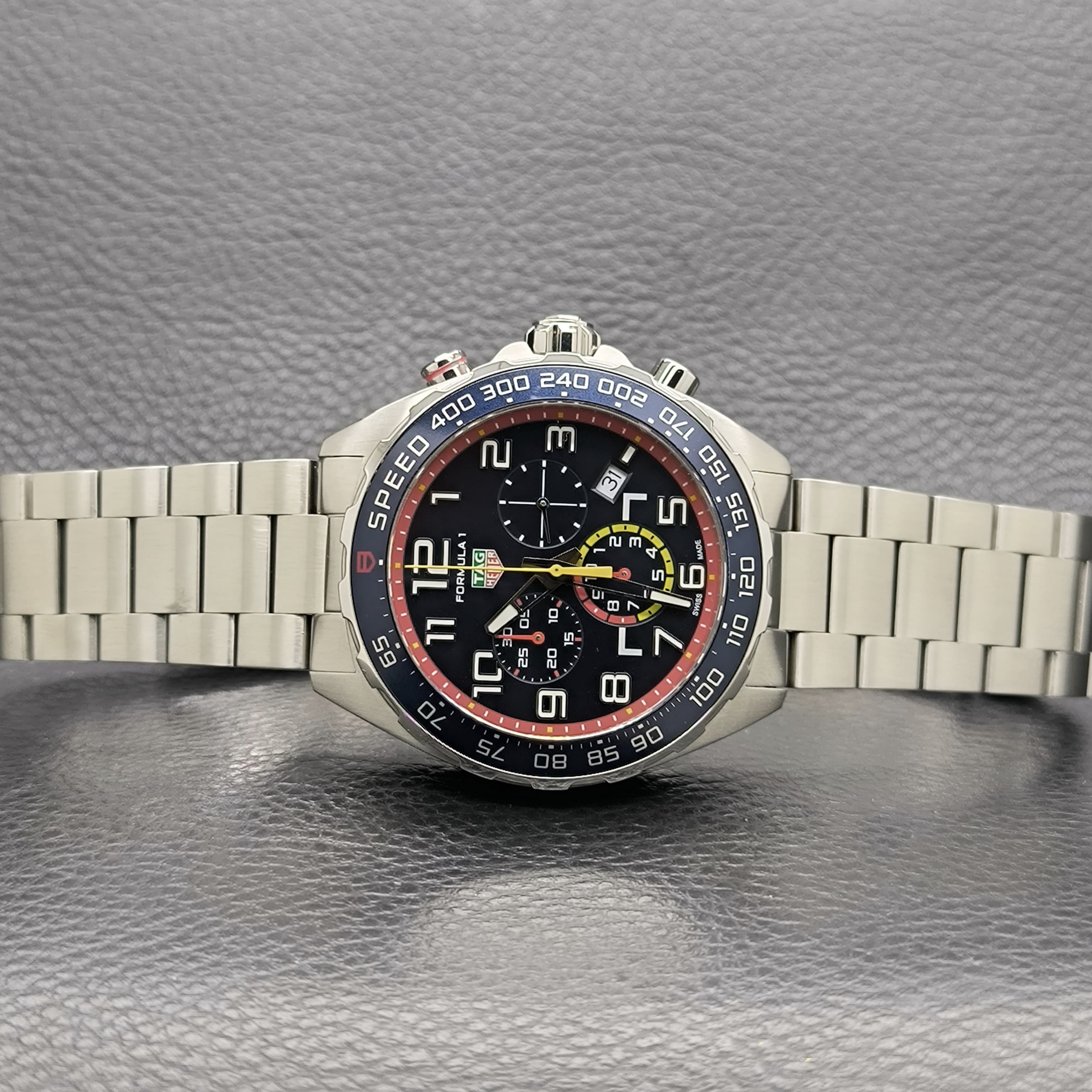 F1 Red Bull Racing 42mm view 3