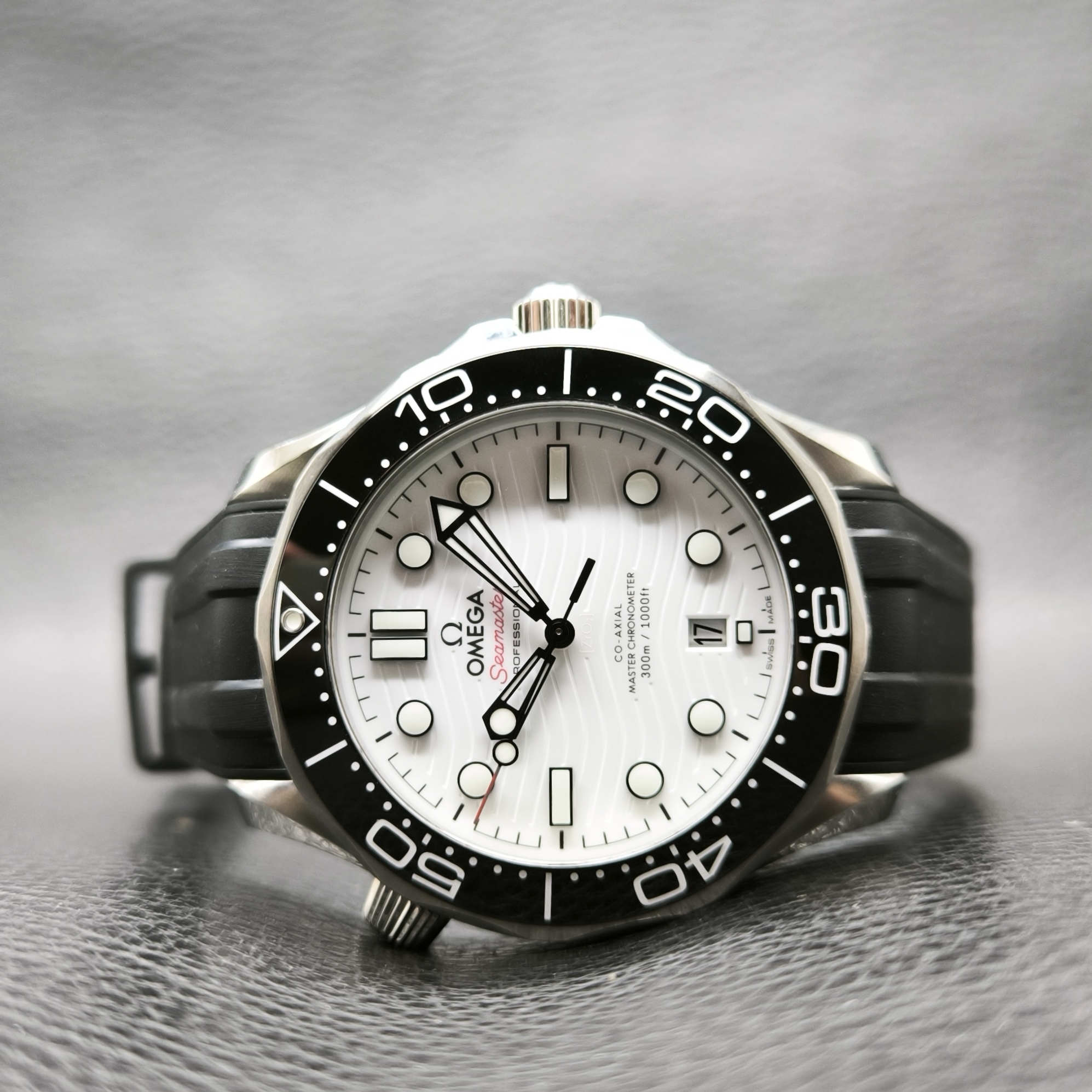 Seamater Diver 300m 42mm view 3