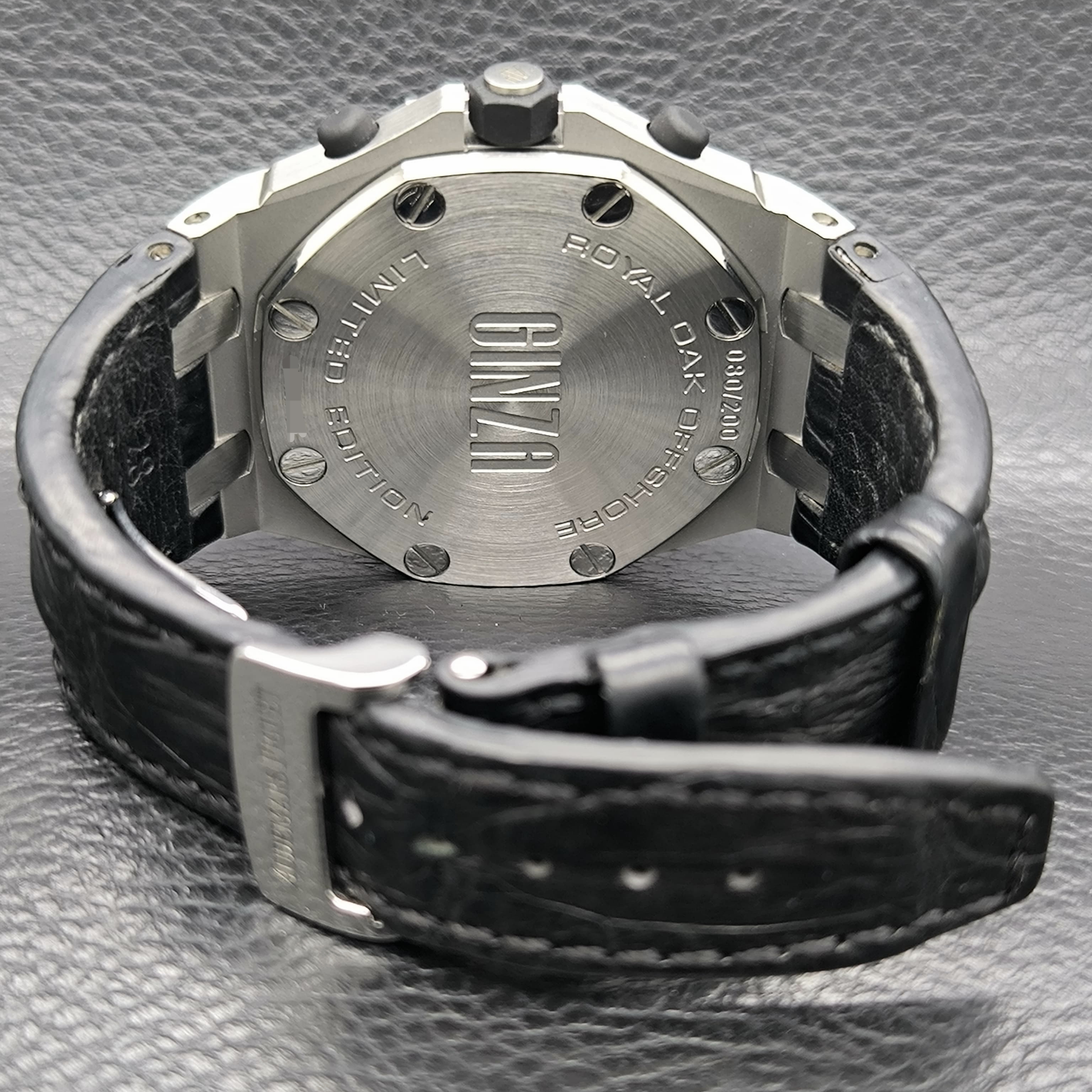 Royal Oak Offshore Ginza 42mm view 2