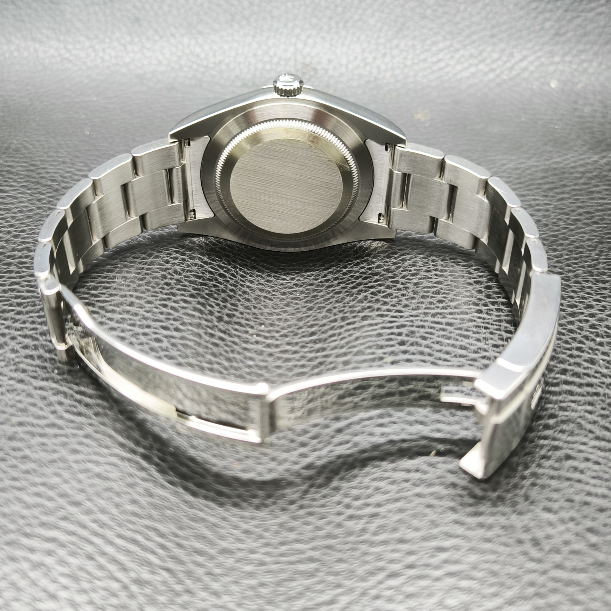 Oyster Perpetual 39mm view 4