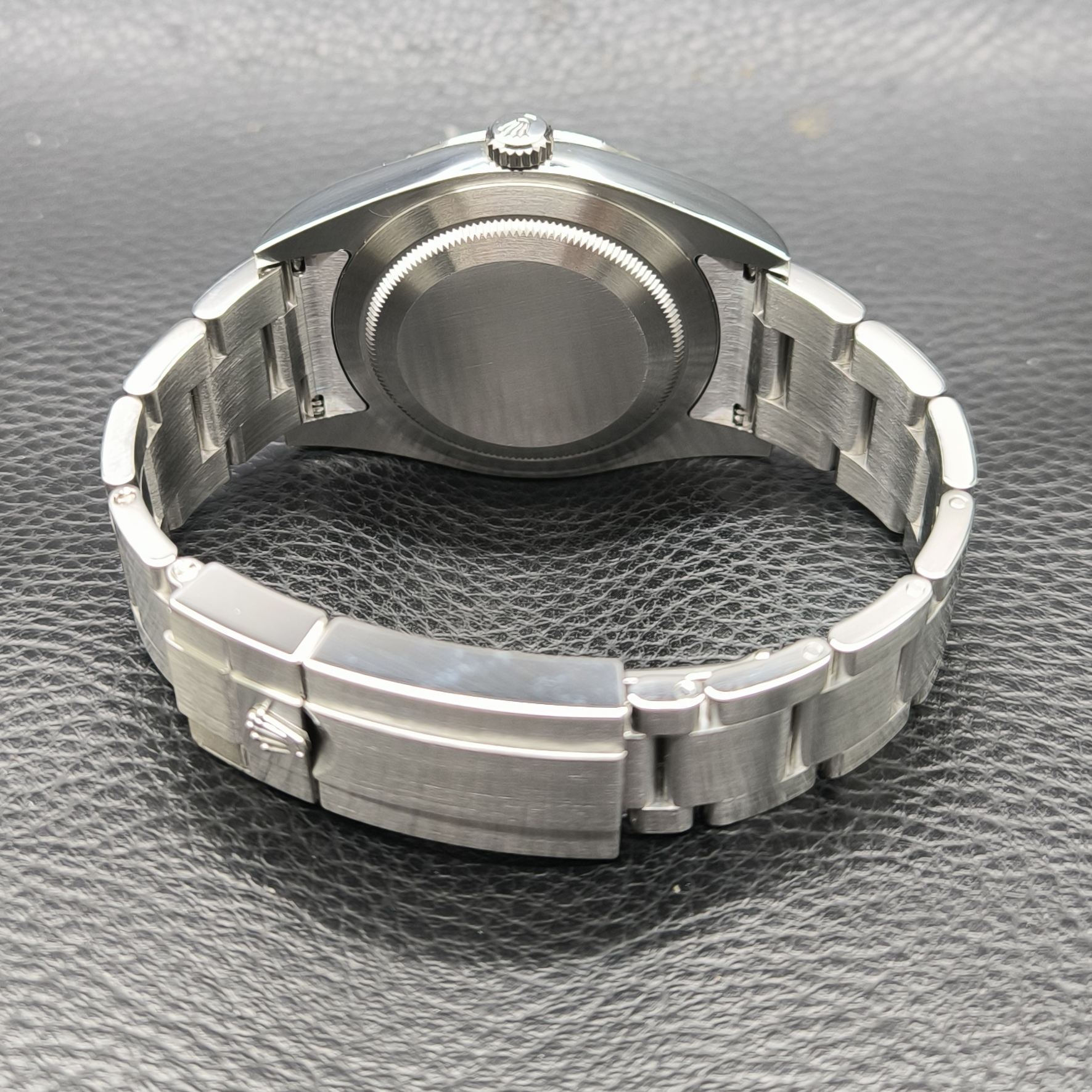 Explorer 39mm view 2