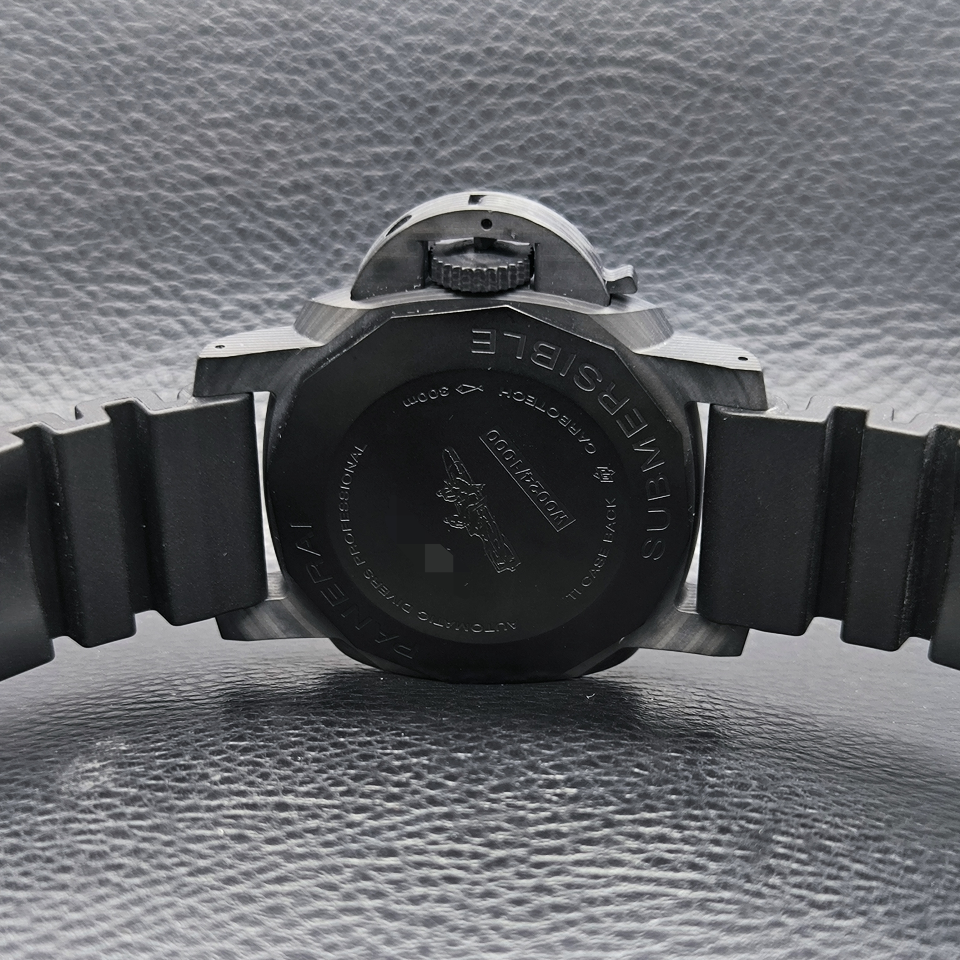 Submersible 42mm view 4