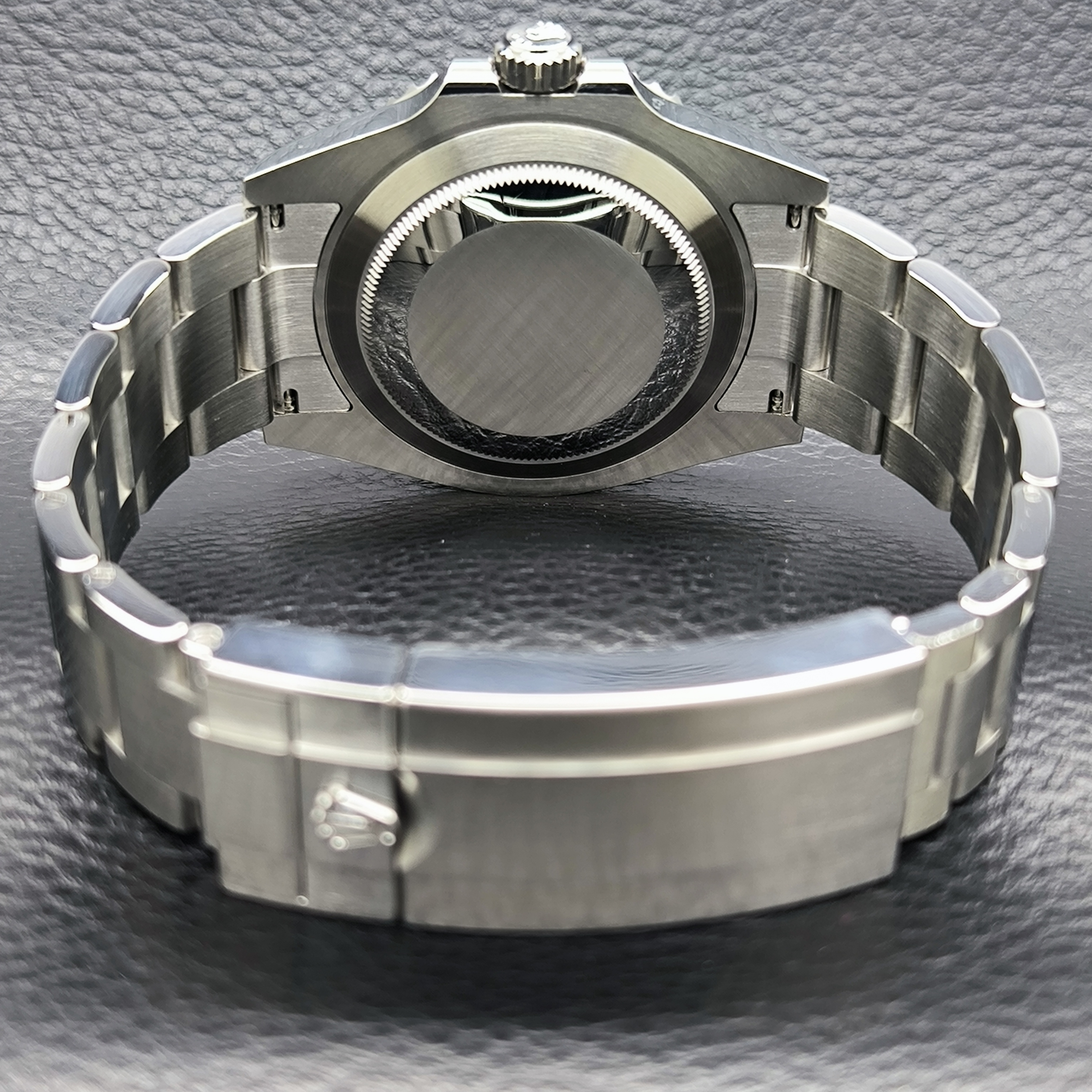 Submariner No Date 41mm view 2