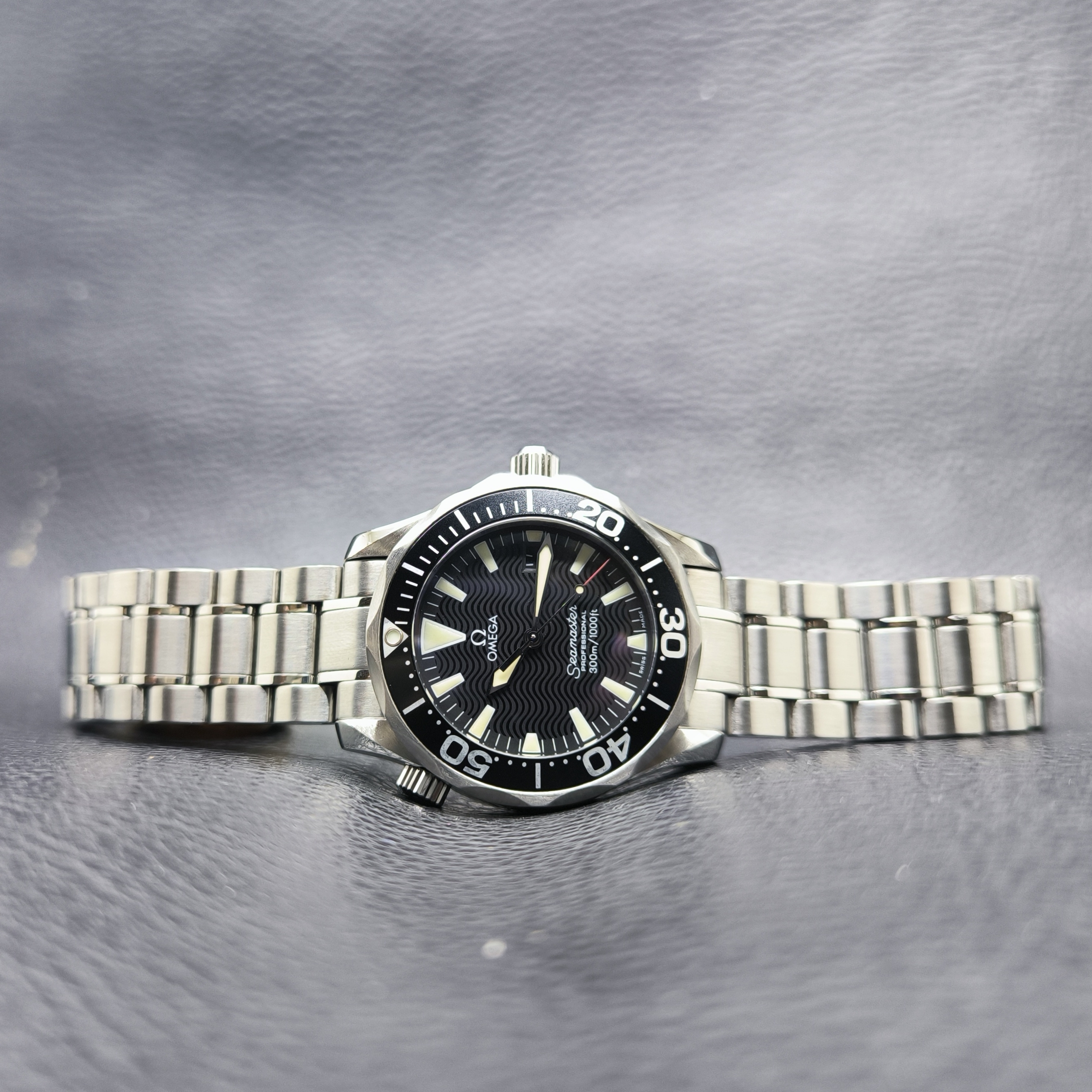 Seamaster Diver 300M 36mm view 3