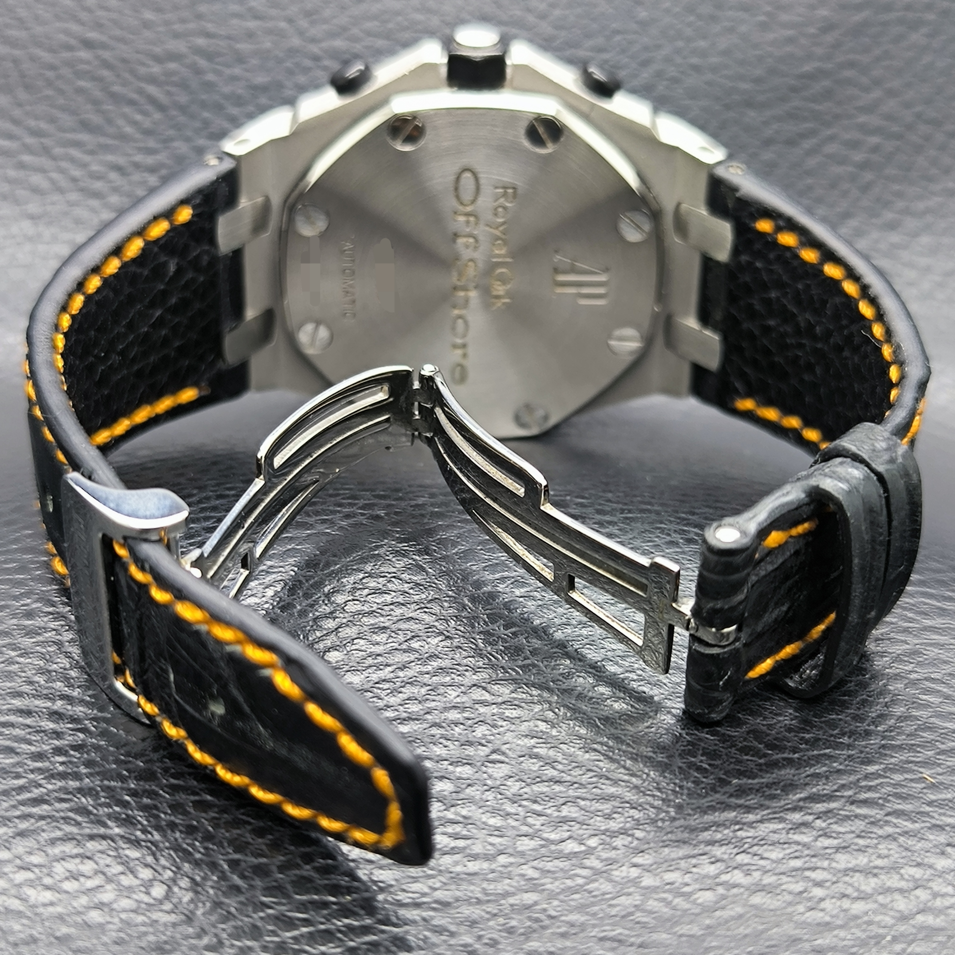 AP ROO Volcano 42mm view 4