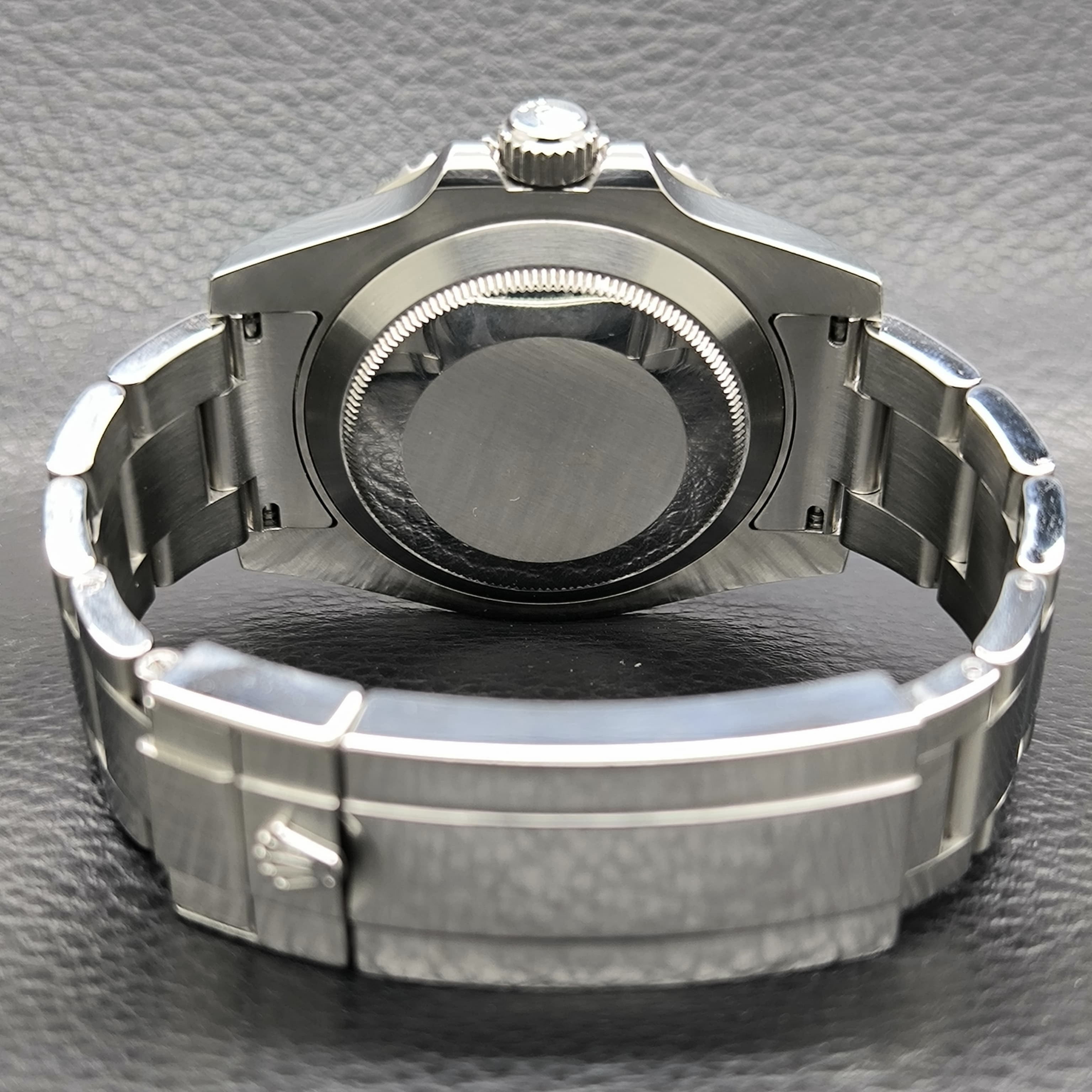 Submariner Date Hulk 40mm view 2