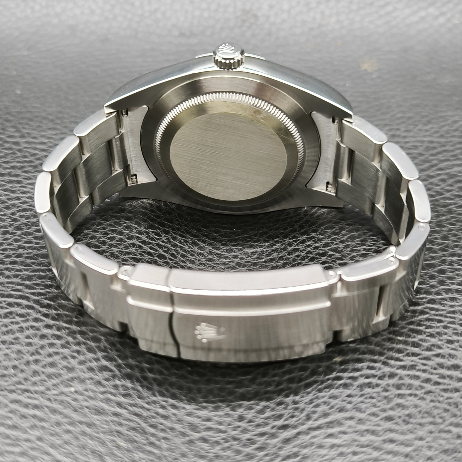 Oyster Perpetual 39mm view 2