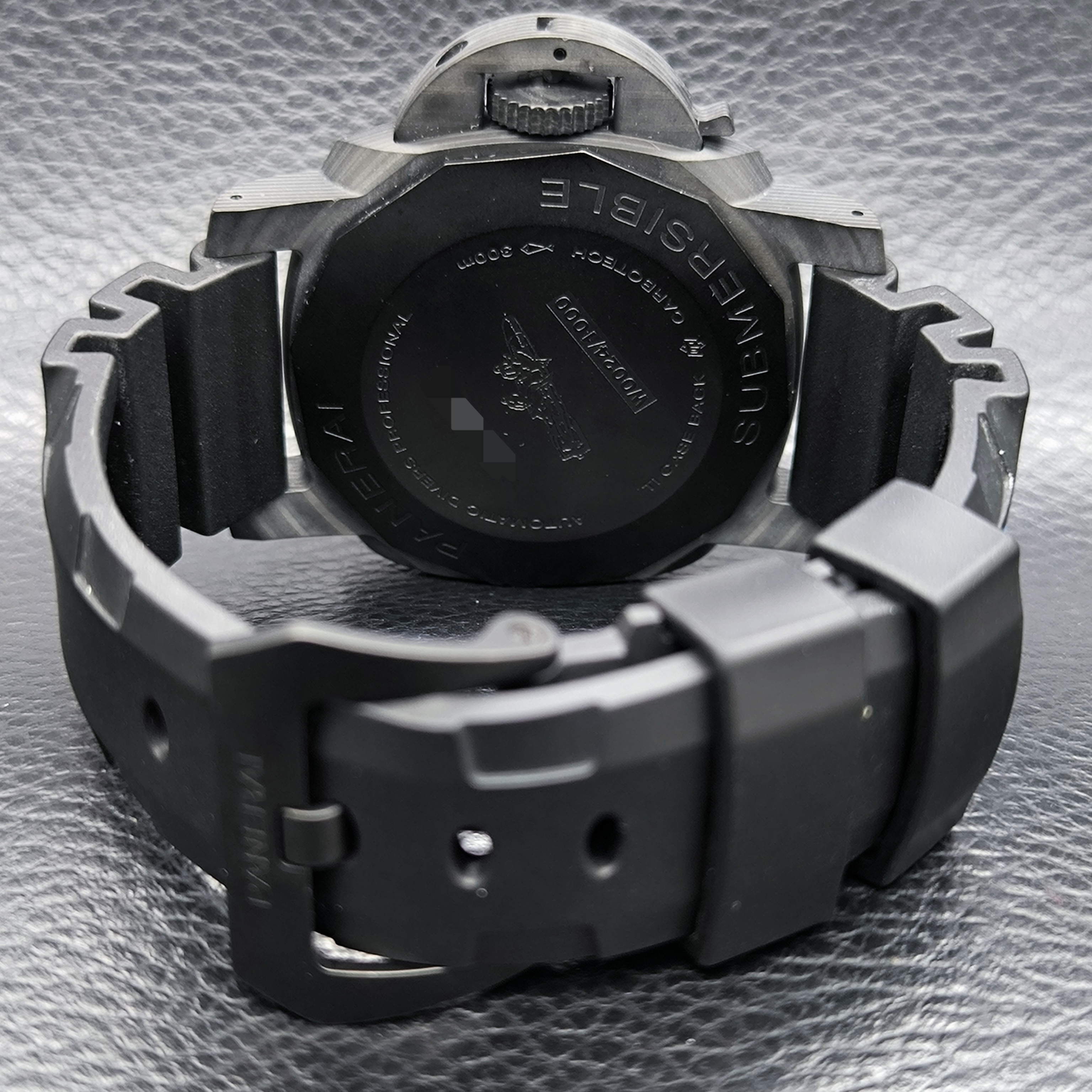 Submersible 42mm view 2