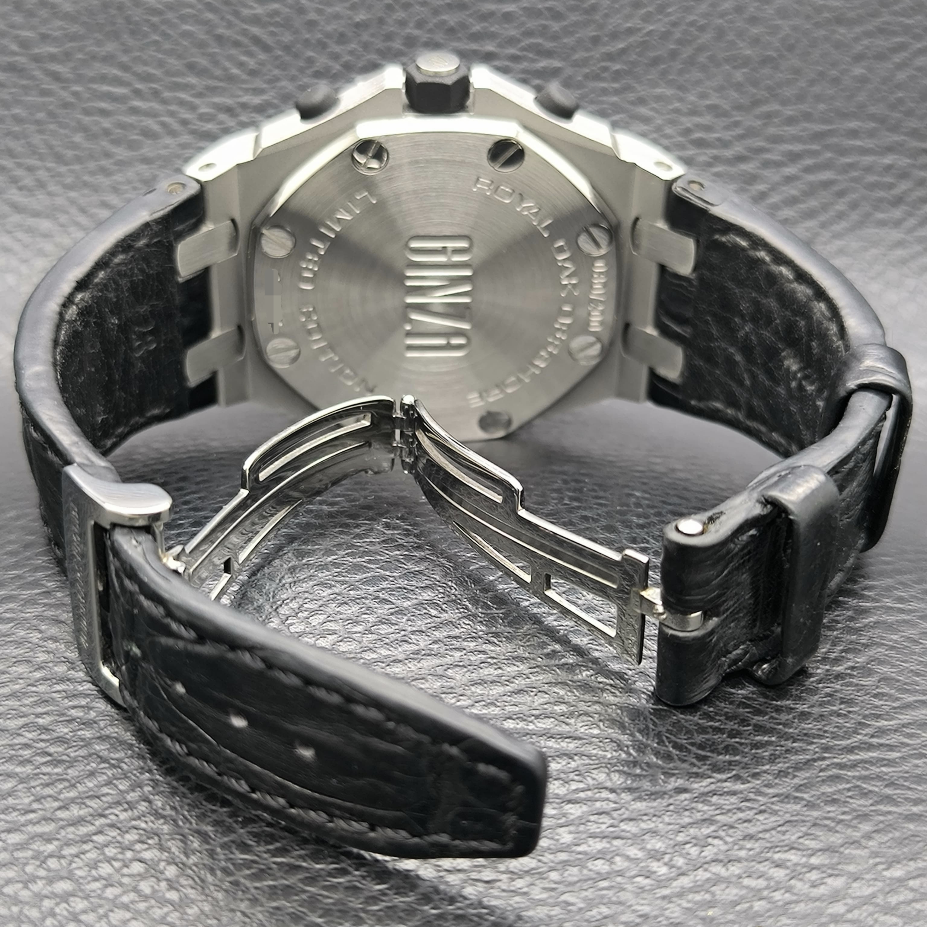 Royal Oak Offshore Ginza 42mm view 4
