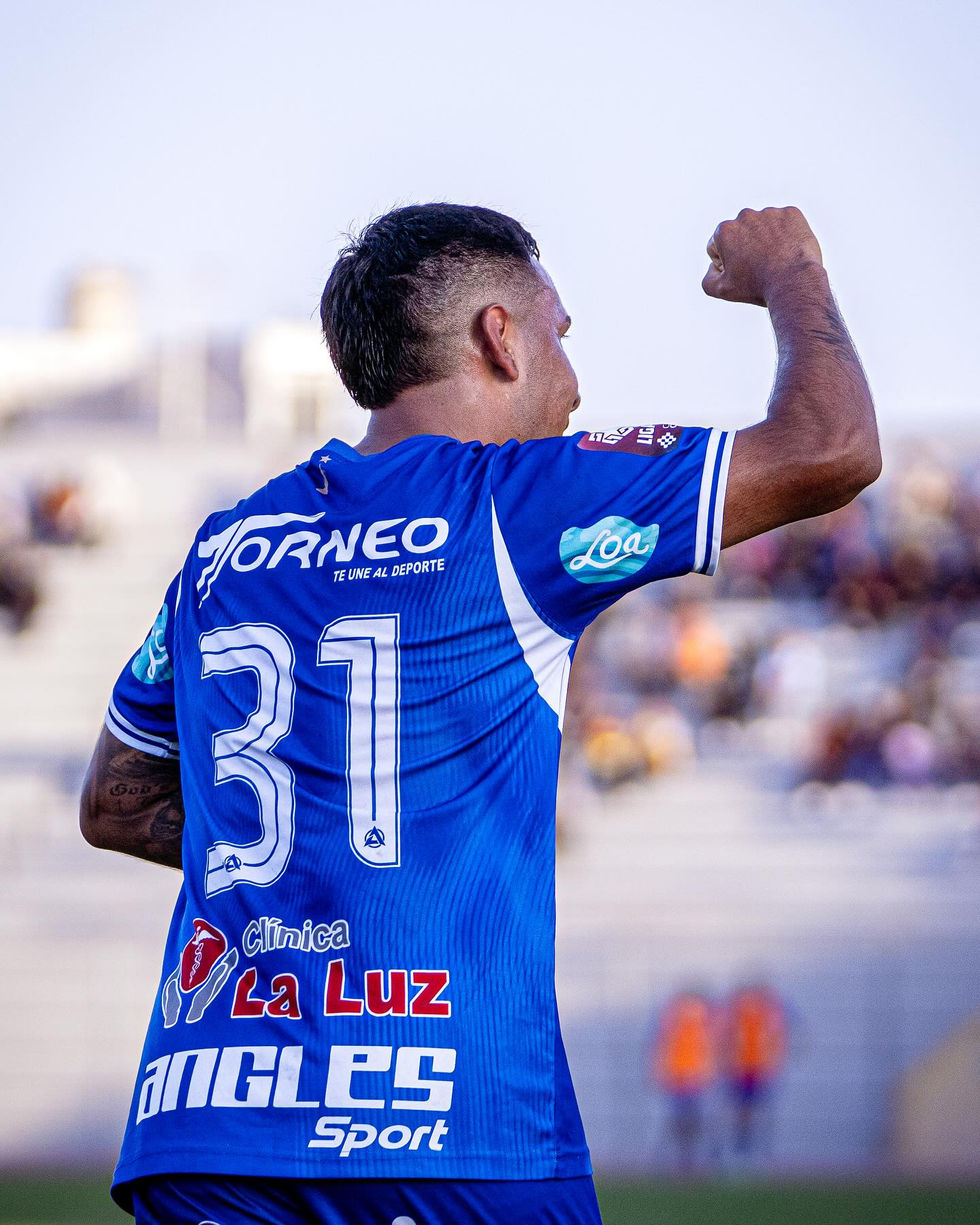 Jugador #31 celebra victoria