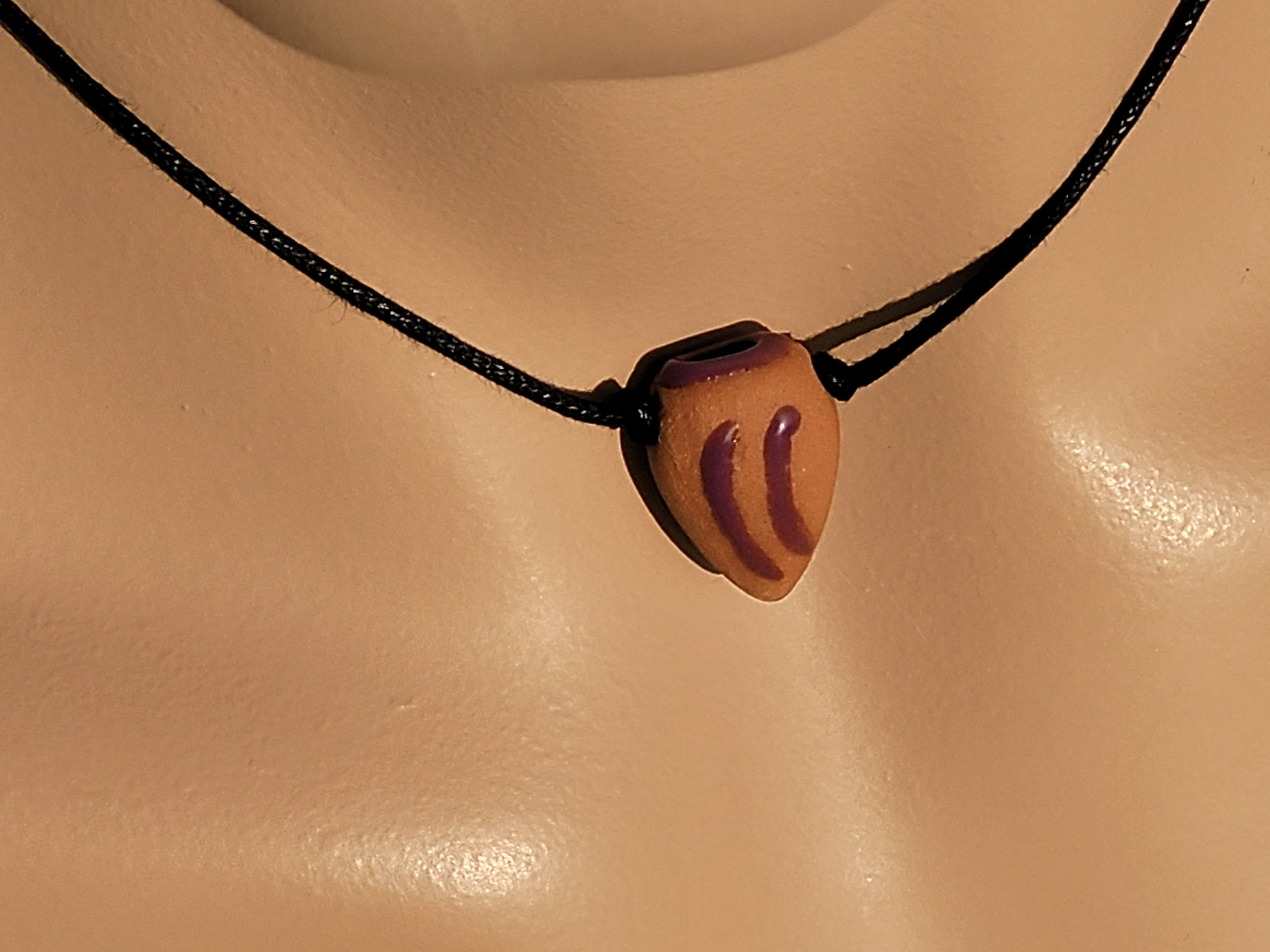 Aromakette "ENGEL DER GEBORGENHEIT und SICHERHEIT" lila