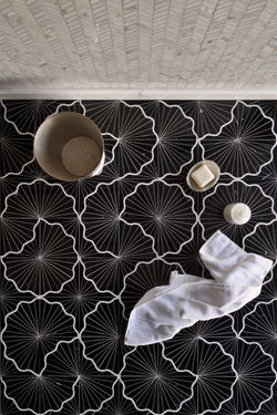 MS_JARDIN_SECRET_LOTUS_BLOOM_PETITE_MWJ_2_01