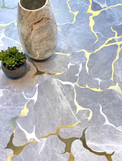 Serenity GRANDE - Chantilly Grey (H), Arctic White (P) & Brass_edited