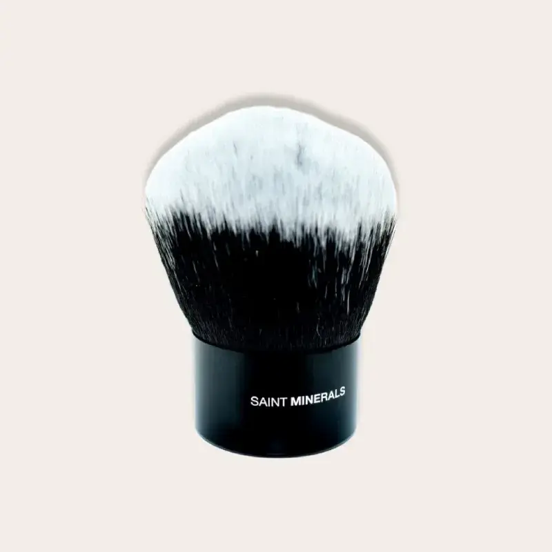 Saint Minerals Kabuki short brush