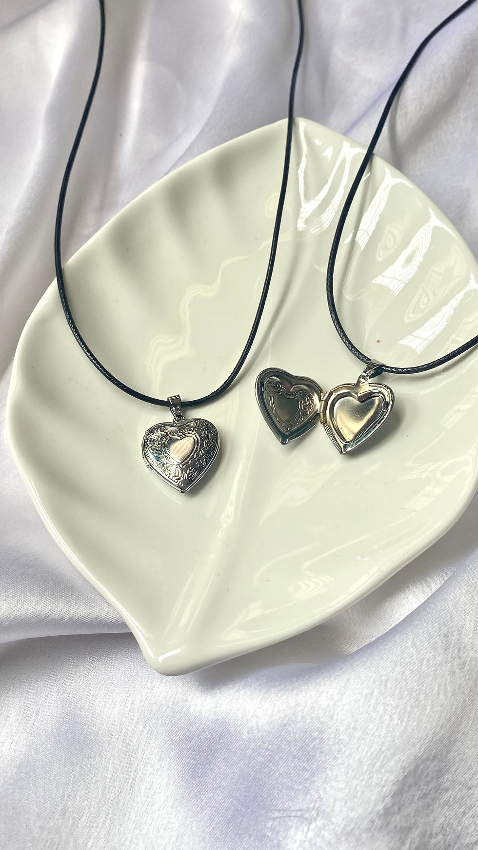 Thumbnail: Open Heart Necklace