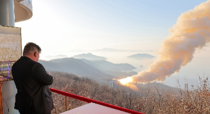 군사력 과시 뒤에 가려진 주민의 고통이 드러나게 하소서