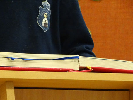 Kto tak pięknie czyta? To MISTRZ CZYTANIA - IV Szkolny Konkurs Pięknego Czytania