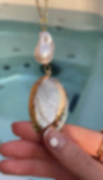 Beach shell necklace with a pearl waterproof jewelry