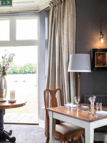 Coffee Table And Chairs | Chettle Lodge