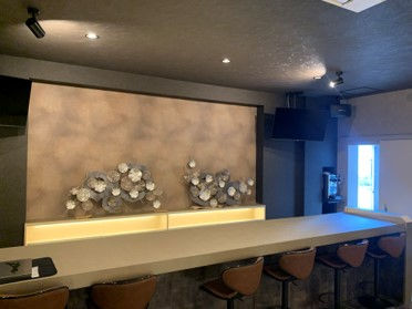 クロス・粘着剤付き化粧フィルム張り（カウンター）
