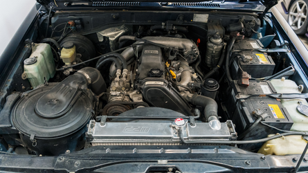 web-16x9_listing-images_KZJ78-Land-Cruiser-H_T_Black_0052-engine-bay-full.png
