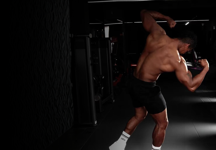 foto-julio-alexander-fit-transformacion-fitness-bogota.webp.png