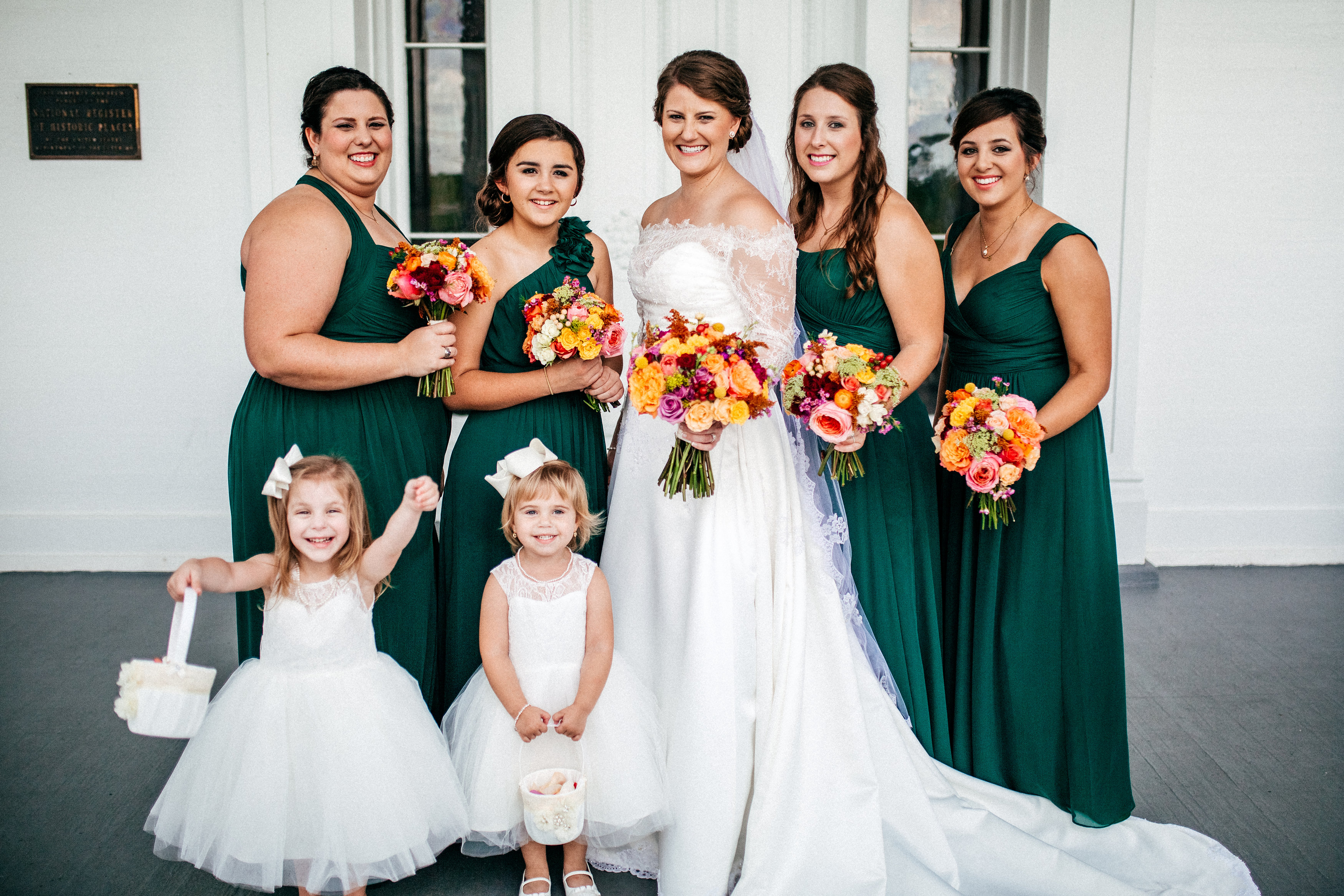 Leesa with her bridal party