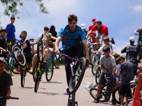 Milhares de Jovens prestigiaram o "Parando CWB", no Guabirotuba