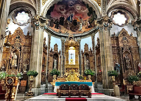 Main alter, San Juan Bautista Church.jpg