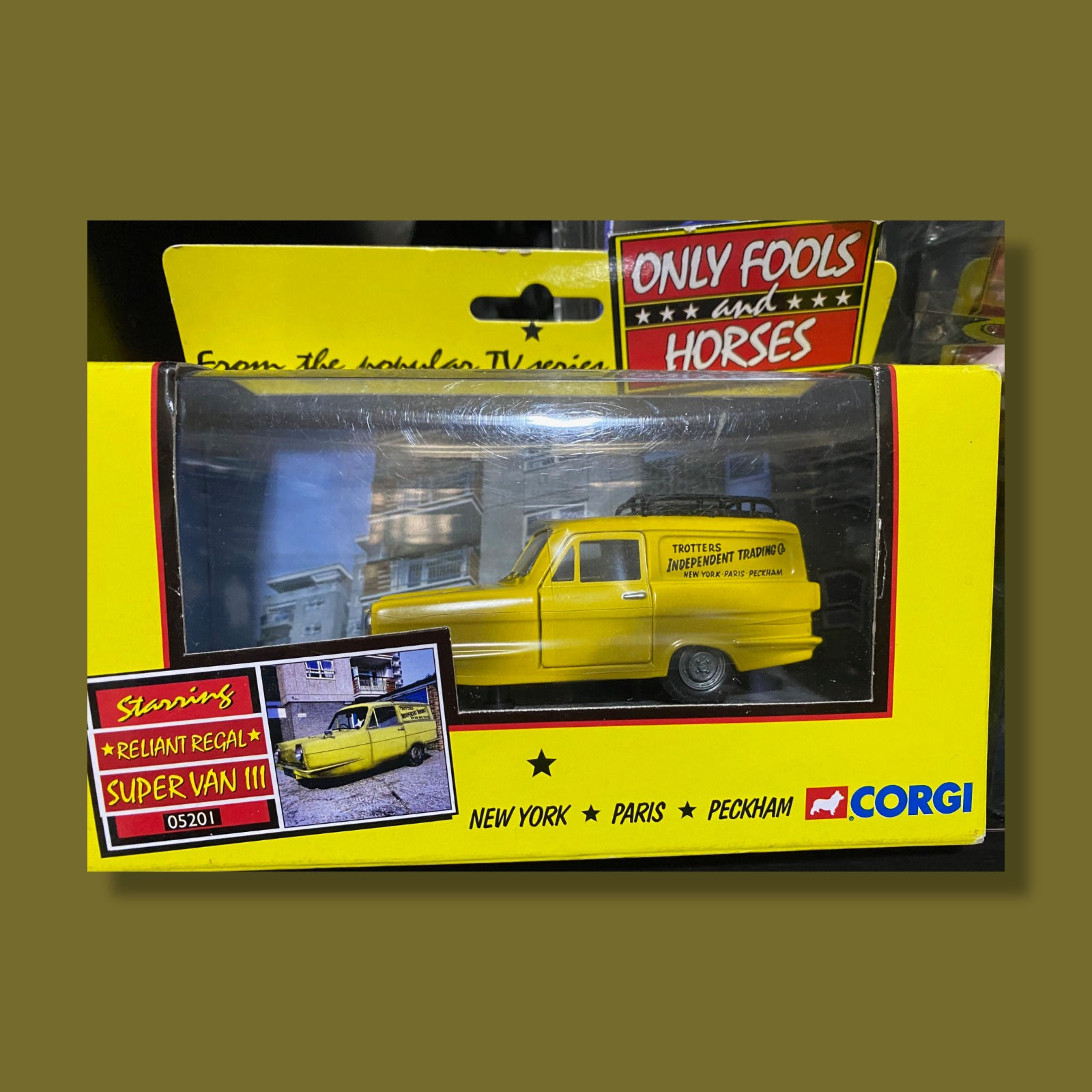 Corgi 05201 Reliant Regal Super Van III Trotters Independent Trading Boxed