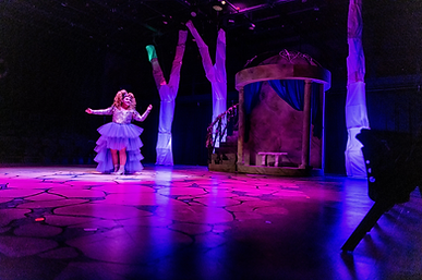 2024.4.4 Head over Heels Play - MO-017.heic