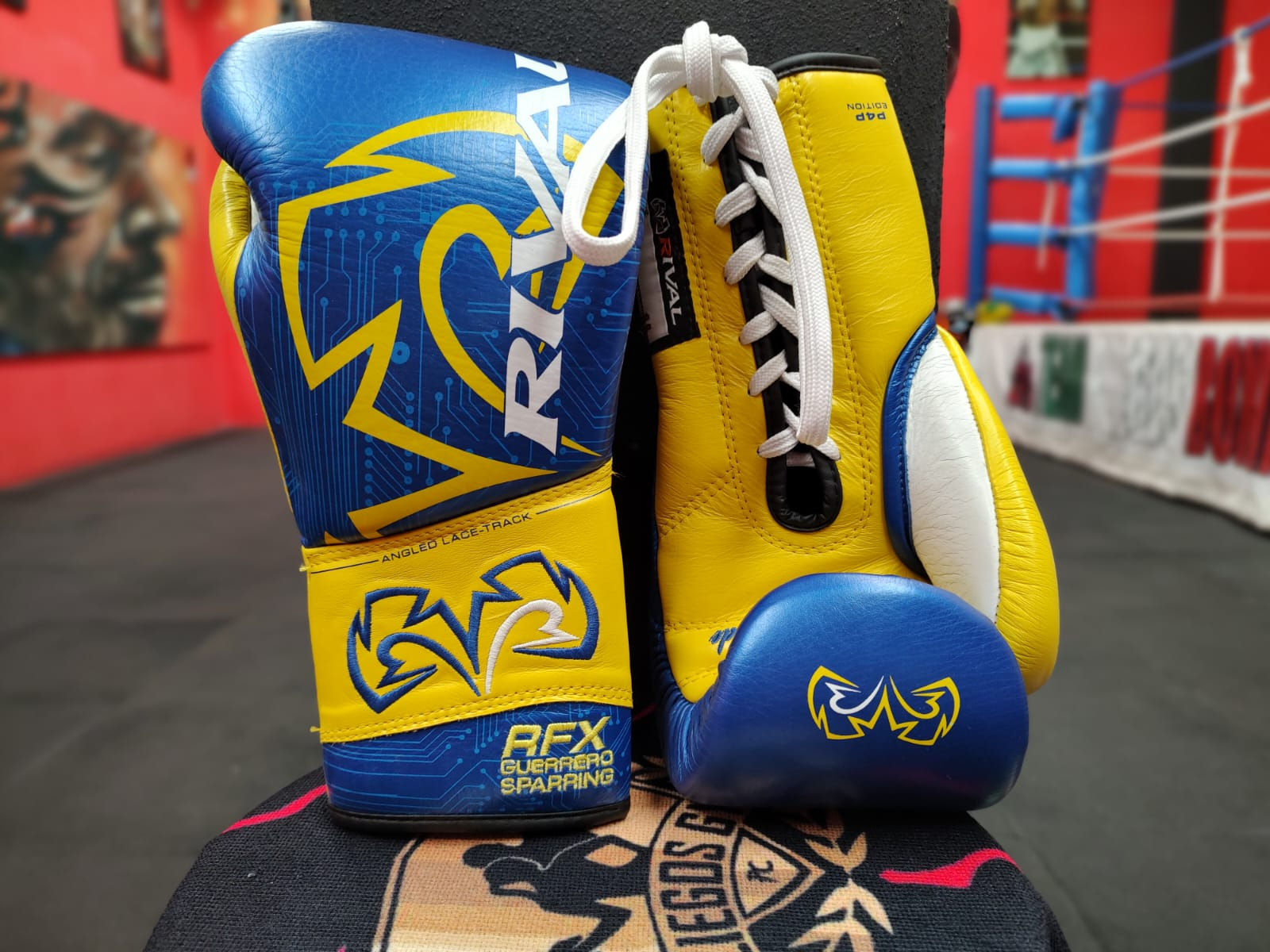 Guantes Rival Lomachenco 14 oz.