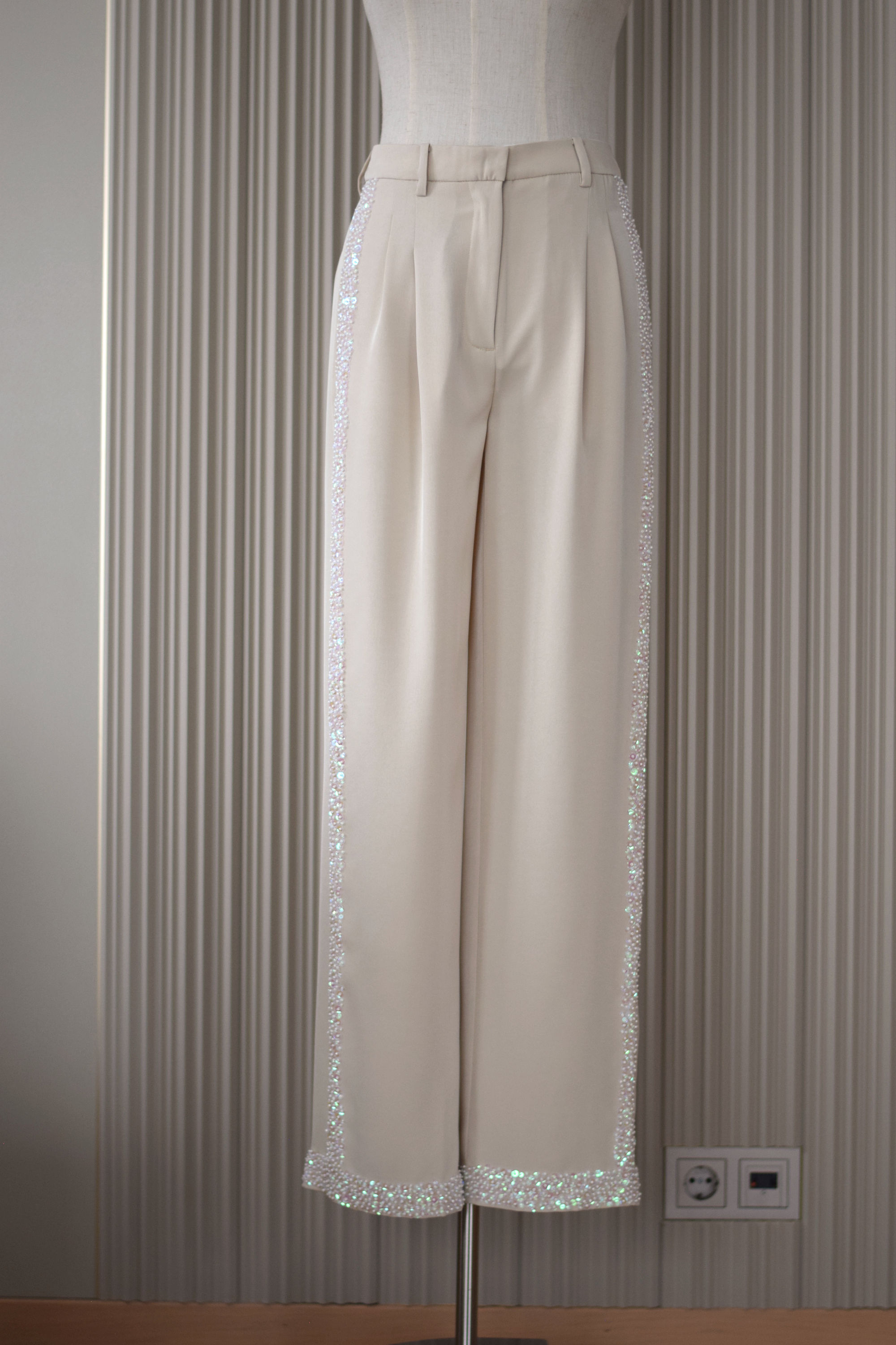 CLASSIC TROUSERS