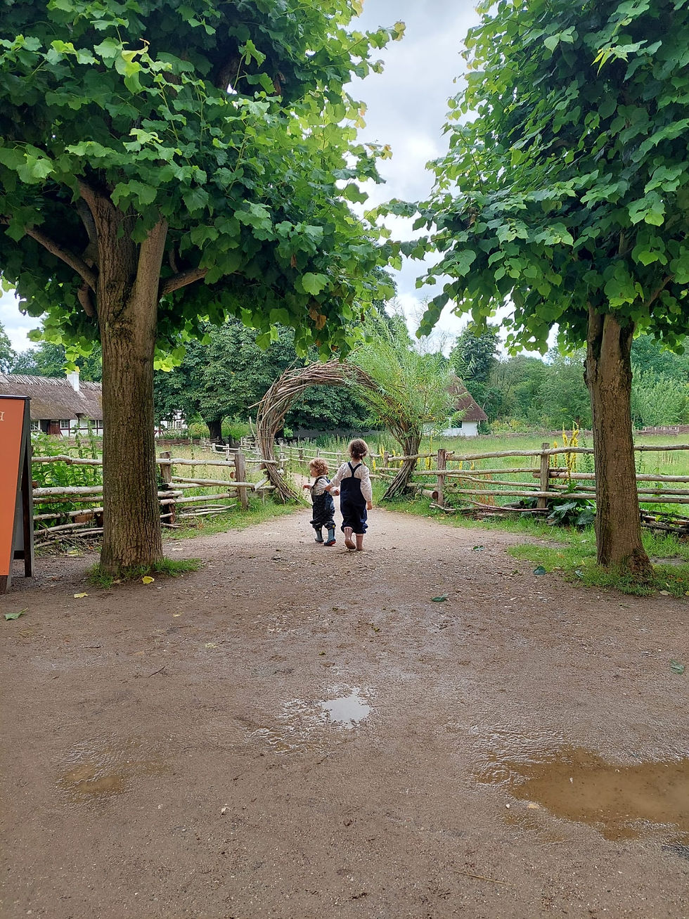 Pequeños exploradores en el Museo al Aire Libre Copenhague