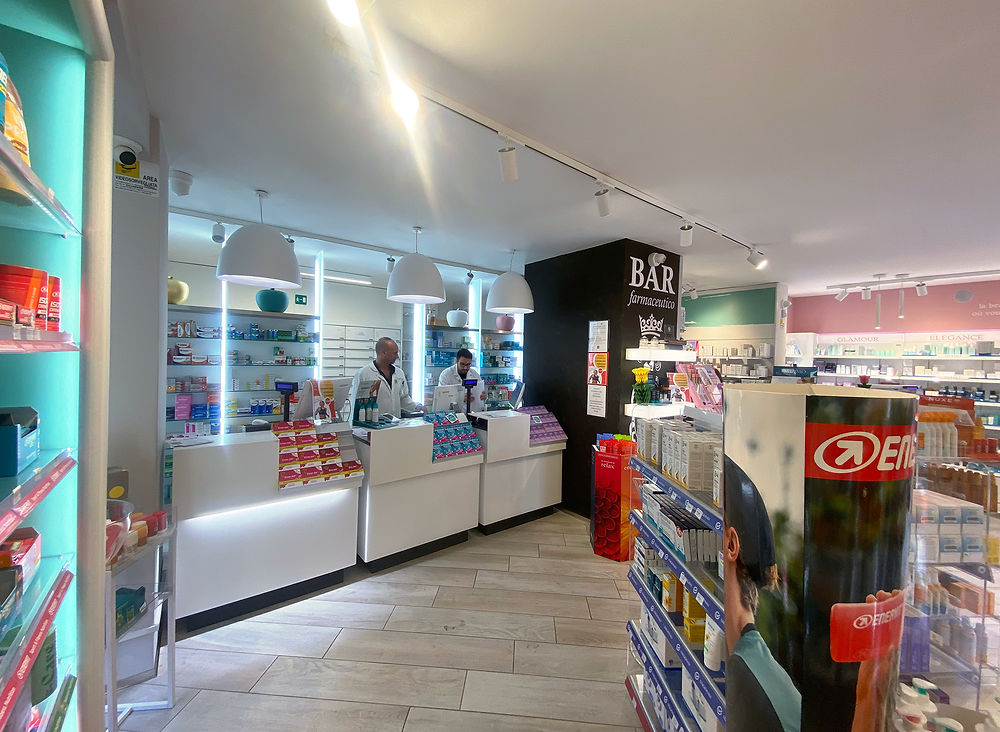 Farmacia Robbio Oggiono reparto Dermocosmesi e Bellezza