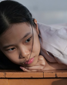 Still banner Amelia, Amelia